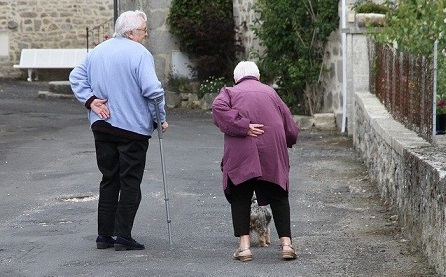 old-couple-osteoporosis